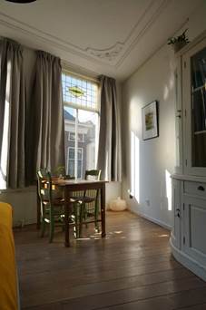 Afbeelding met overdekt, interieurontwerp, meubels, muur

Door AI gegenereerde inhoud is mogelijk onjuist.