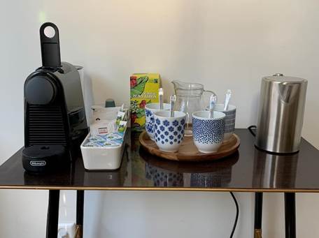 Afbeelding met overdekt, Huishoudelijk apparaat, muur, keukenapparaat

Door AI gegenereerde inhoud is mogelijk onjuist.